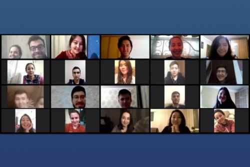 Ungt fólk um allan heim hafa velt fyrir sér spurningum varðandi þjóðfélagsbreytingar og heimfaraldurinn á samkomum sem Rannsóknarstofnun hnattrænnrar velmegunar hefur gengist fyrir á netinu.