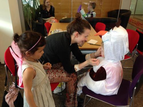 Börnin fengu andlitsmálningu