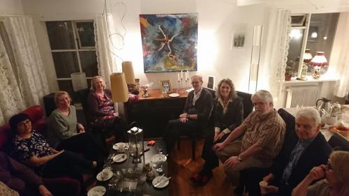 Myndin var tekin á síðustu 19 daga hátíð í Reykjavík, sem haldin var í heimahúsi.