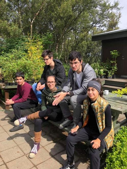 Bahá'í ungmenni sem tóku þátt í gróðursetningunni